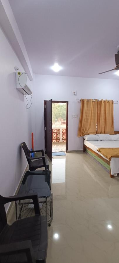 Mahalaxmi Guest House โกการ์นา ภายนอก รูปภาพ