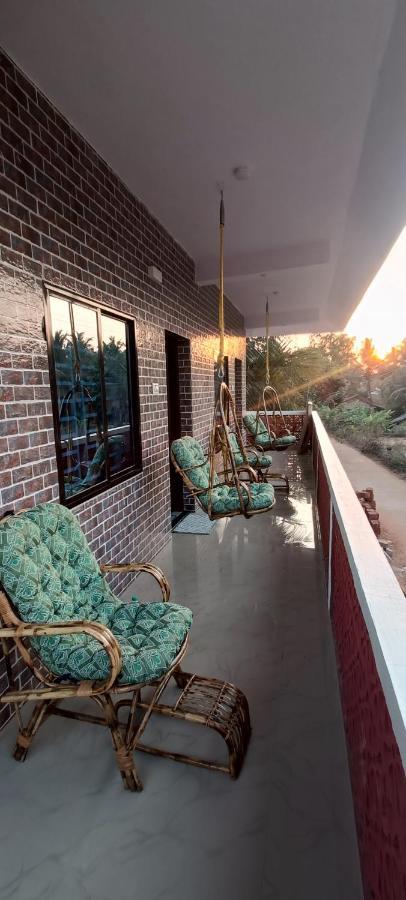 Mahalaxmi Guest House โกการ์นา ภายนอก รูปภาพ