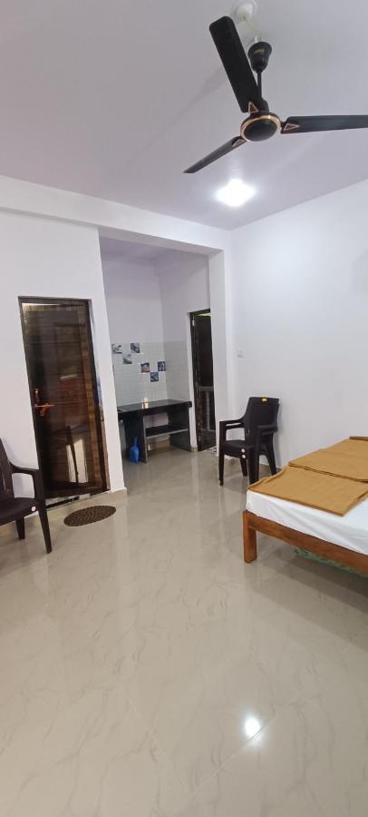 Mahalaxmi Guest House โกการ์นา ภายนอก รูปภาพ